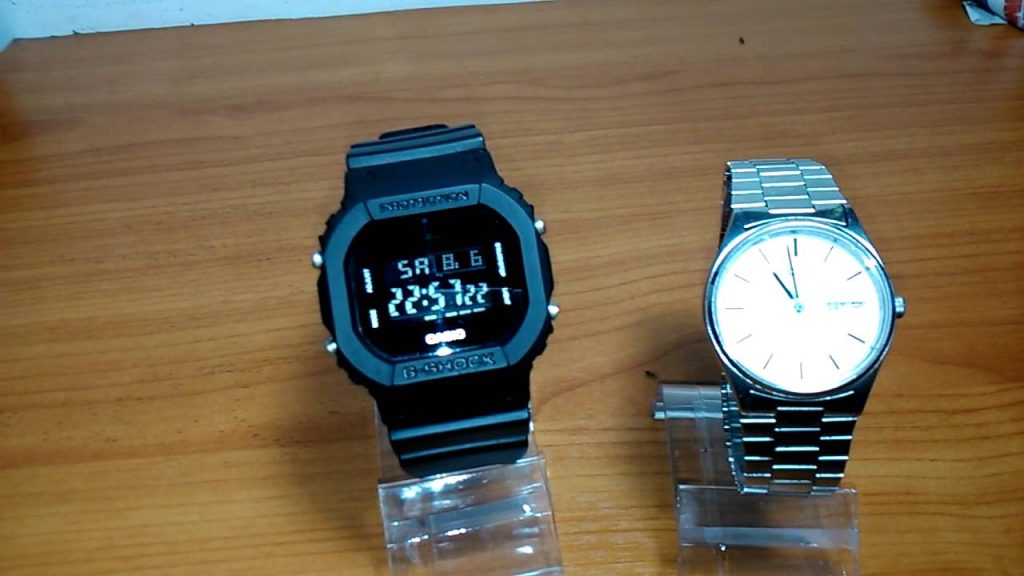 What is the Difference Between Analog vs. Digital Watches?